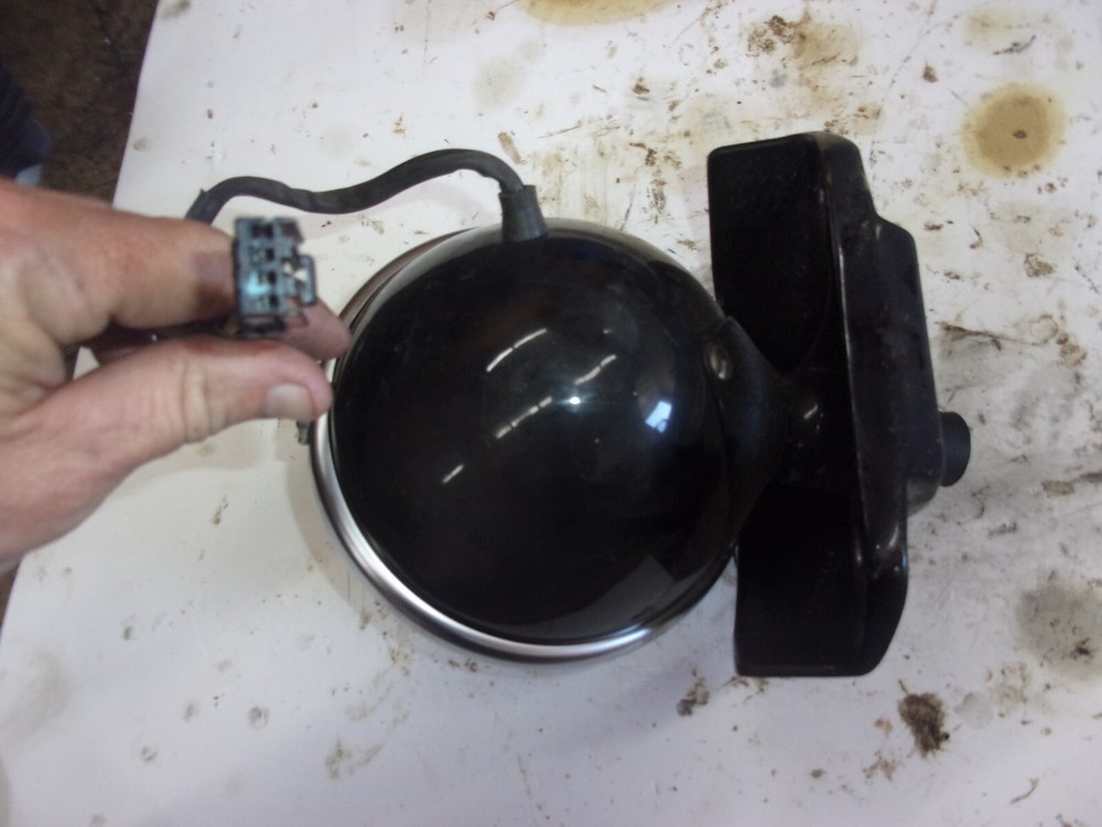 2009 HARLEY DAVIDSON XL 883 FRONT HEADLIGHT