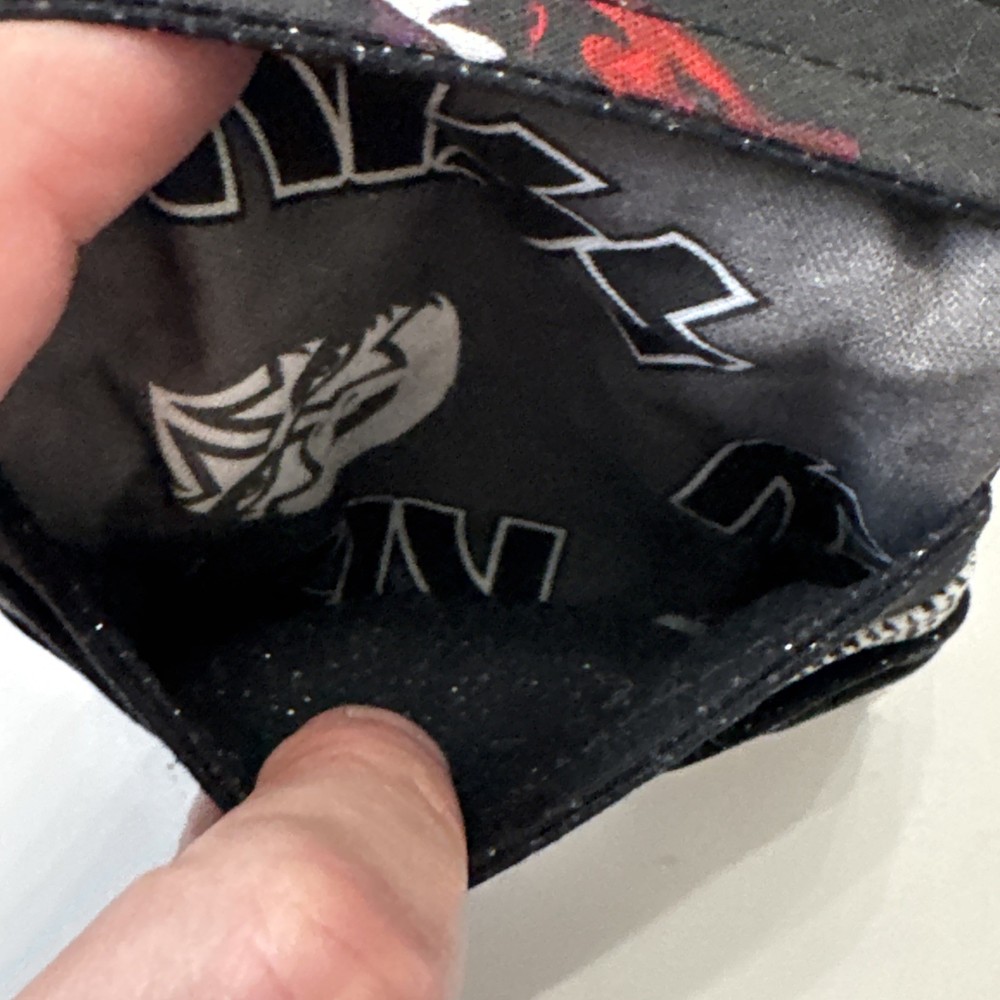 JML Handmade Kiss Wallet, 4" x 4" x 1 When Closed