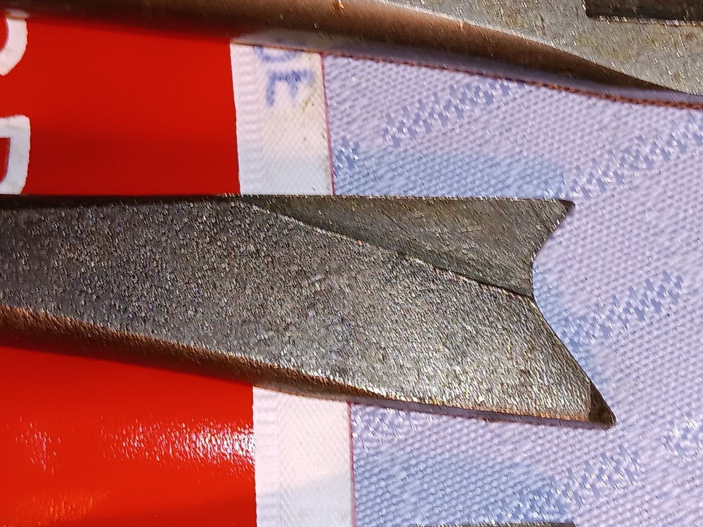 P t c six piece air chisel , set. Q Quick change.