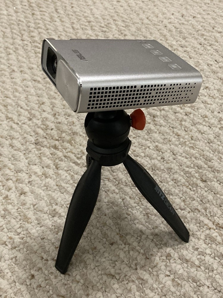Projector w/ Tripod, Case, HDMI/MHL, USB, iPhone attachment