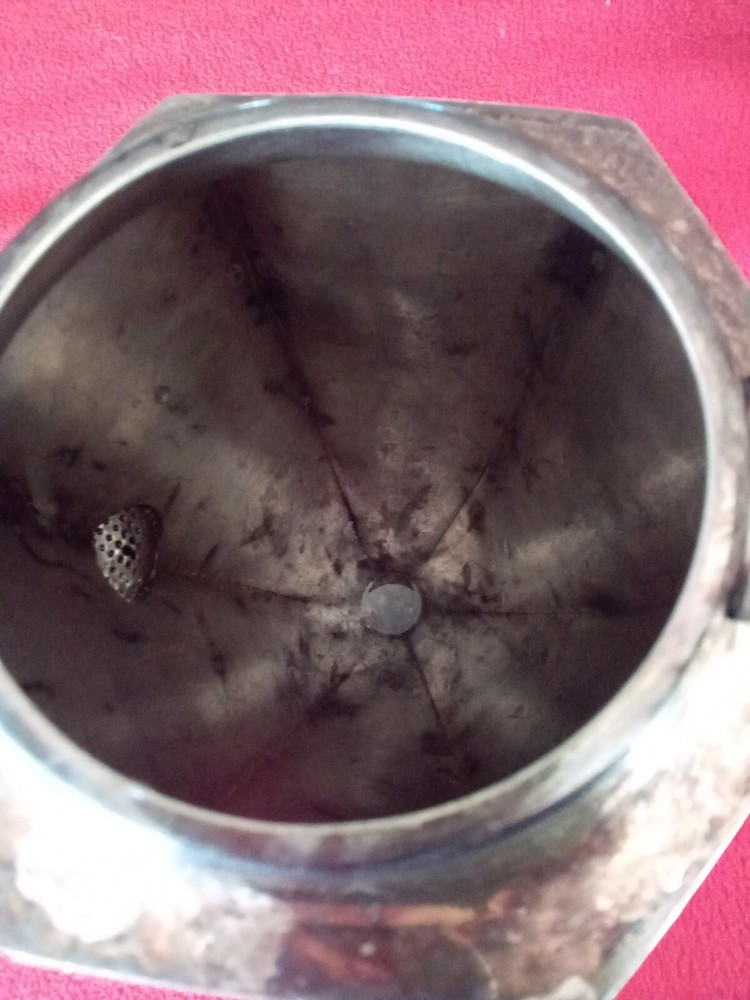 ANT DERBY INTERNATIONAL SILVER CO TEAPOT 10" X 8" READ