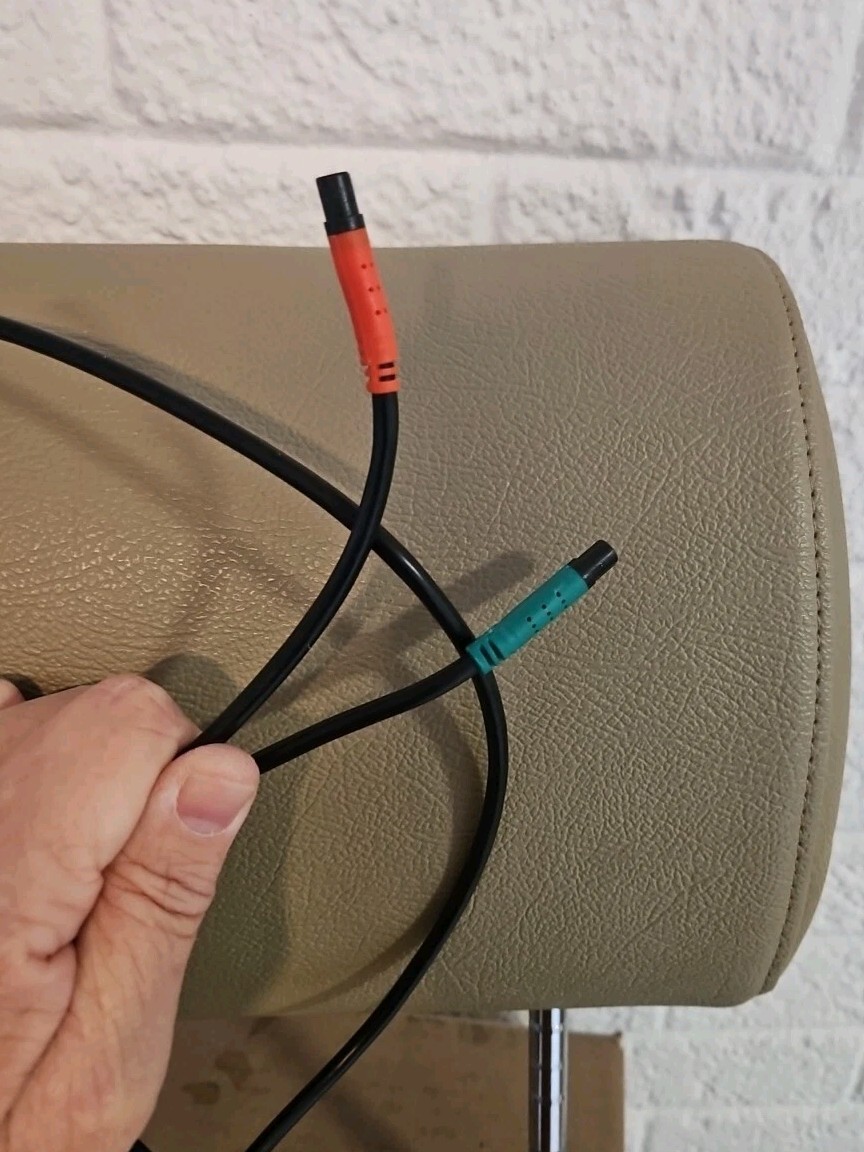 Audiovox MTG AVXMTGHR9HD 9" Headrest Monitor DVD HDMI, USB, Wireless Headphones