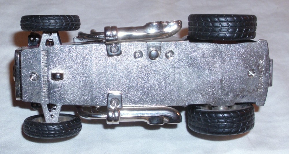 FOSSIL HOT ROD CAR DESK CLOCK LIMITED EDITION
