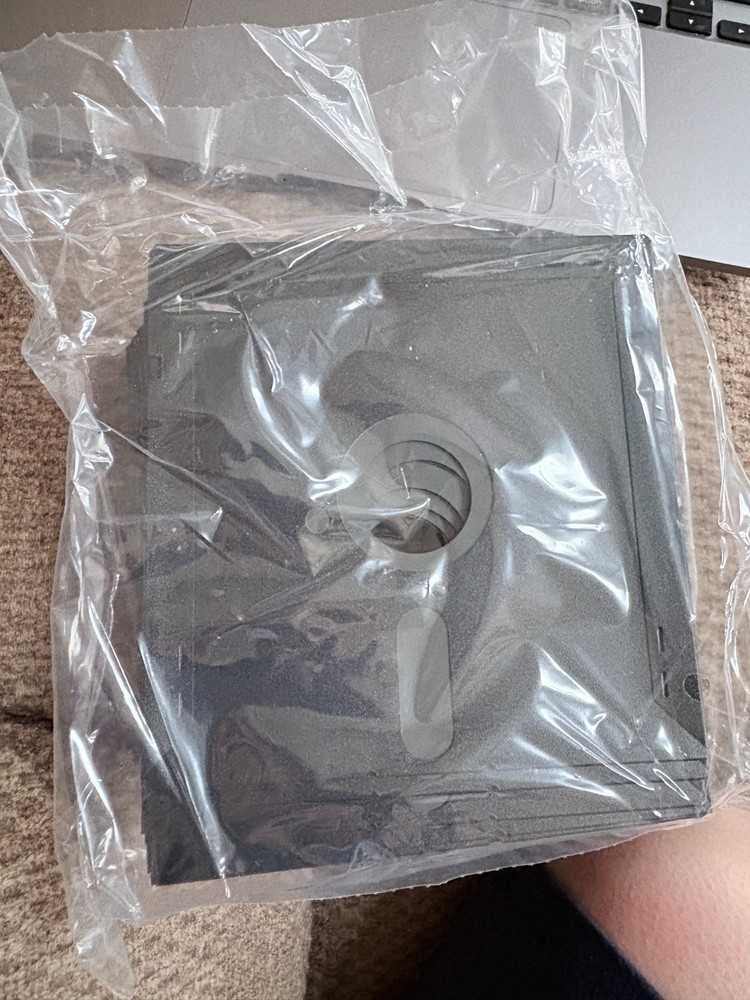 25 pack DS/DD 5.25 floppy disks. NEW