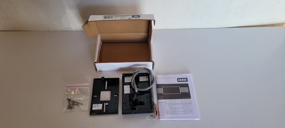 HID multiCLASS SE RP40 Wall Switch Reader 920LTNNEK00017