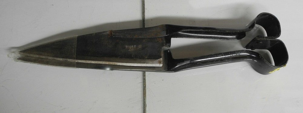 Vintage Old-Fashioned Grass Shears supper sharp 12in long with extra scissors