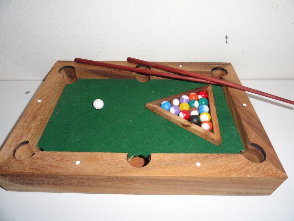 TABLE TOP POOL TABLE GAME-11 1/4" X 8"