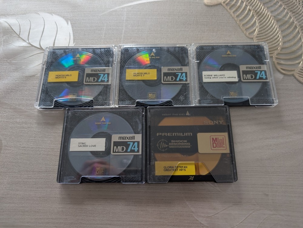 Mindisc Sony MZ-R35 Complete with Accessories MINT