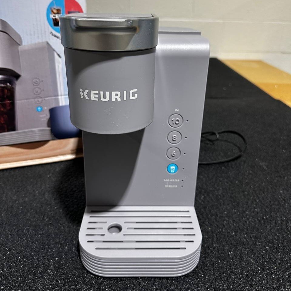 Keurig K-Express Essentials Plus Iced & Hot Coffee Maker - Read Deascription!
