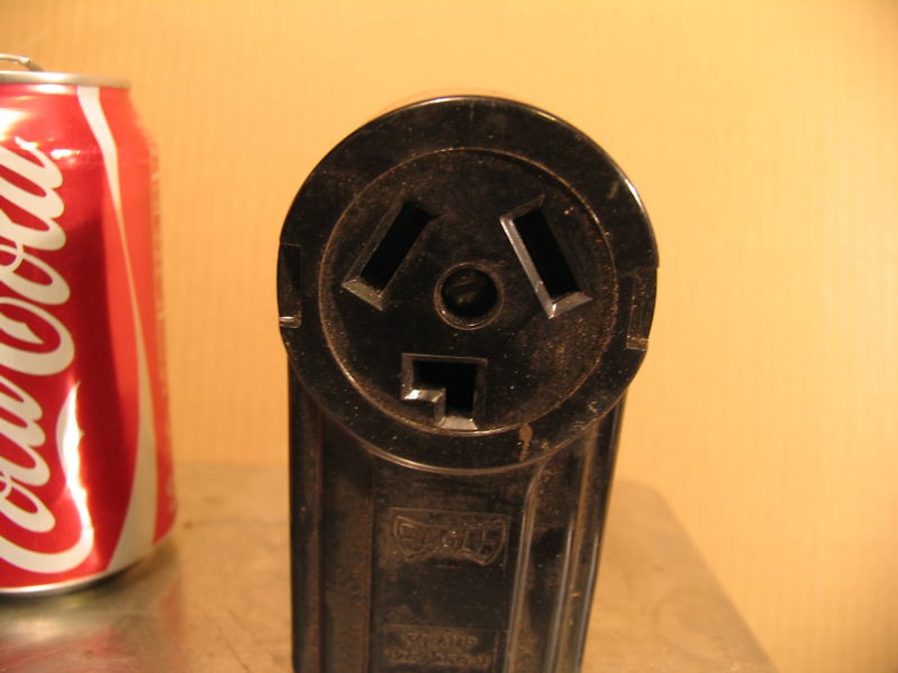 EAGLE 30amp 250V Surface Mount Connector/Receptical (c)