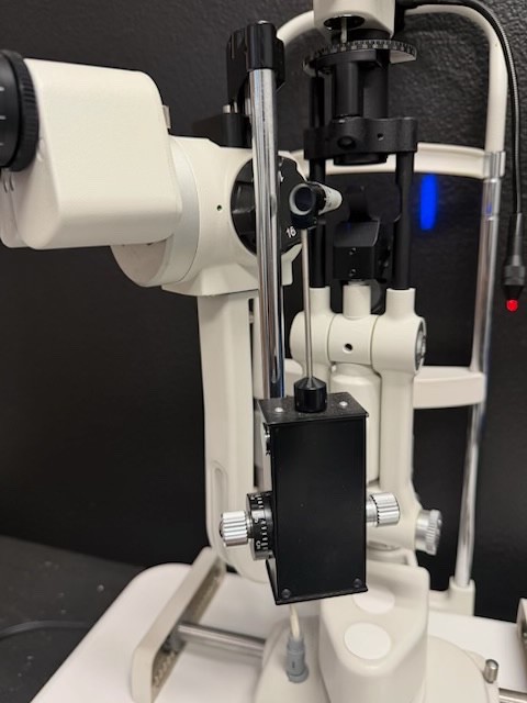 Slit Lamp Microscope with Applanation Tonometer-Good Condition!