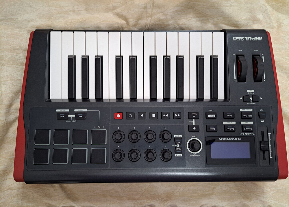 Novation Impulse 25 Controller Keyboard (used)