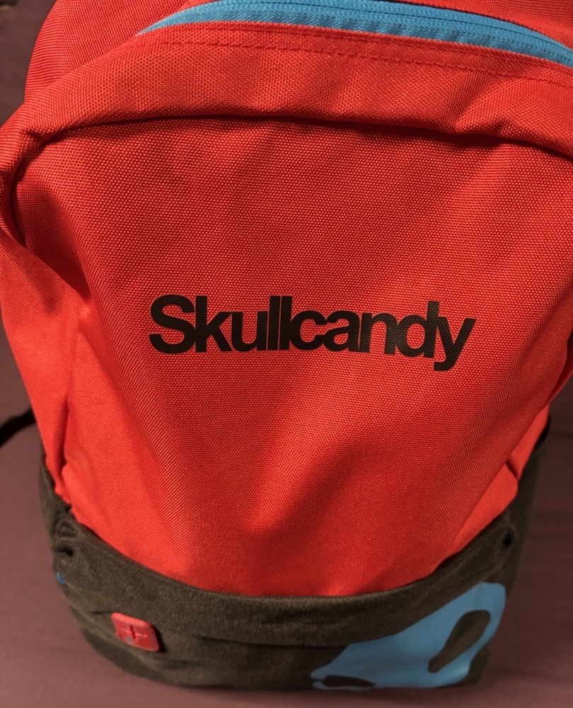 SKULLCANDY Skateboard Style School Big Student Backpack MULTICOLORED Black Red