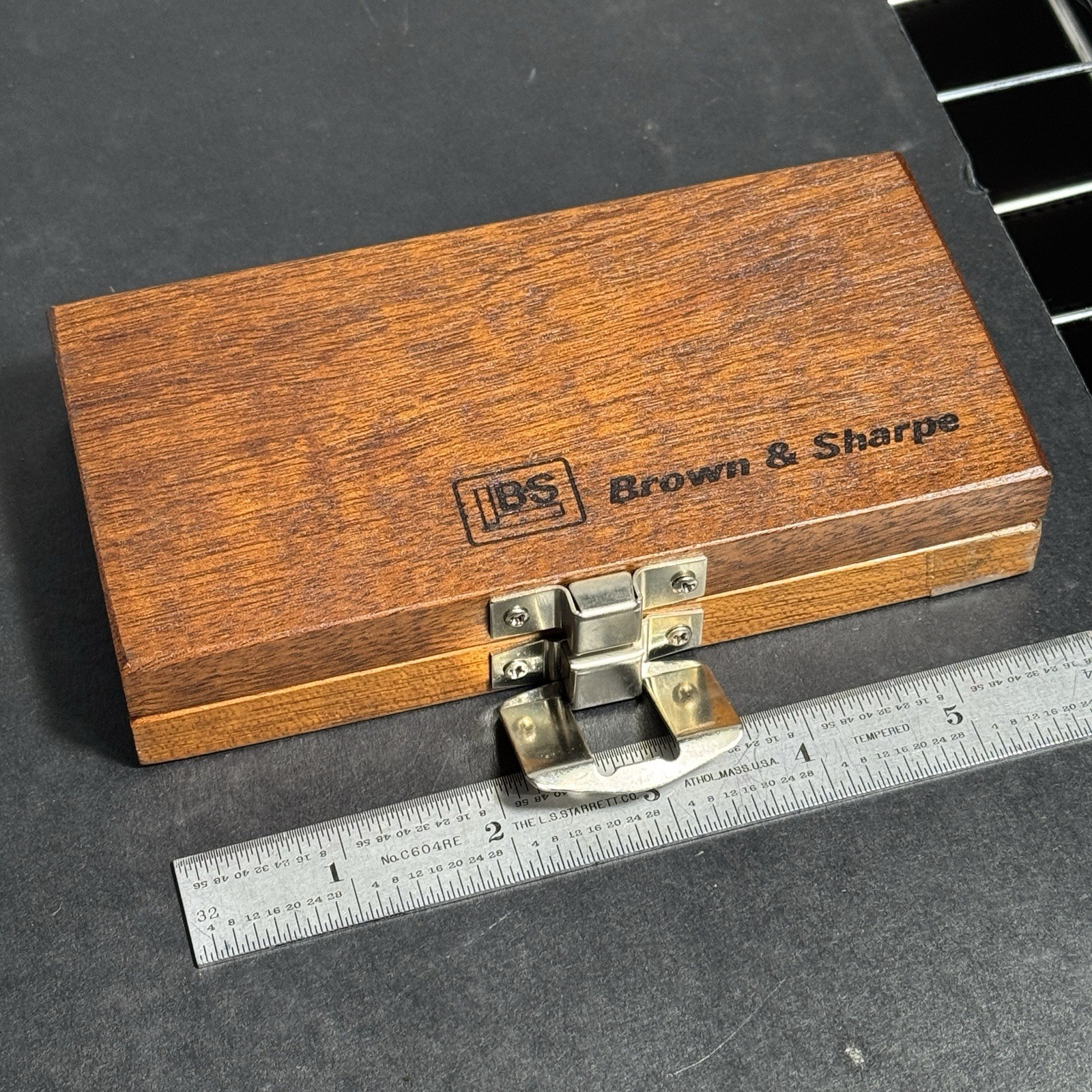 Starrett 211 Outside Micrometer 0 To 1"Rounded Anvil .001