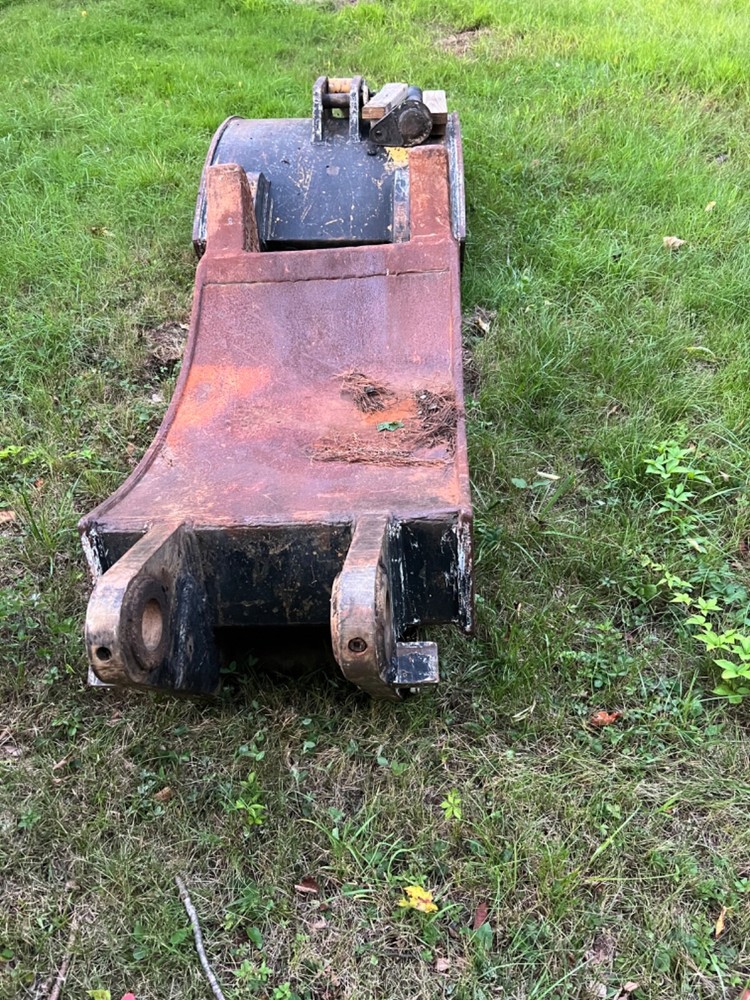 Demo grapple 225 cat excavator