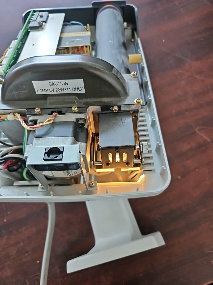 NIDEK CP-690 Automated Chart Projector UNTESTED/POWERS ON (PLS READ DESCRIPTION)
