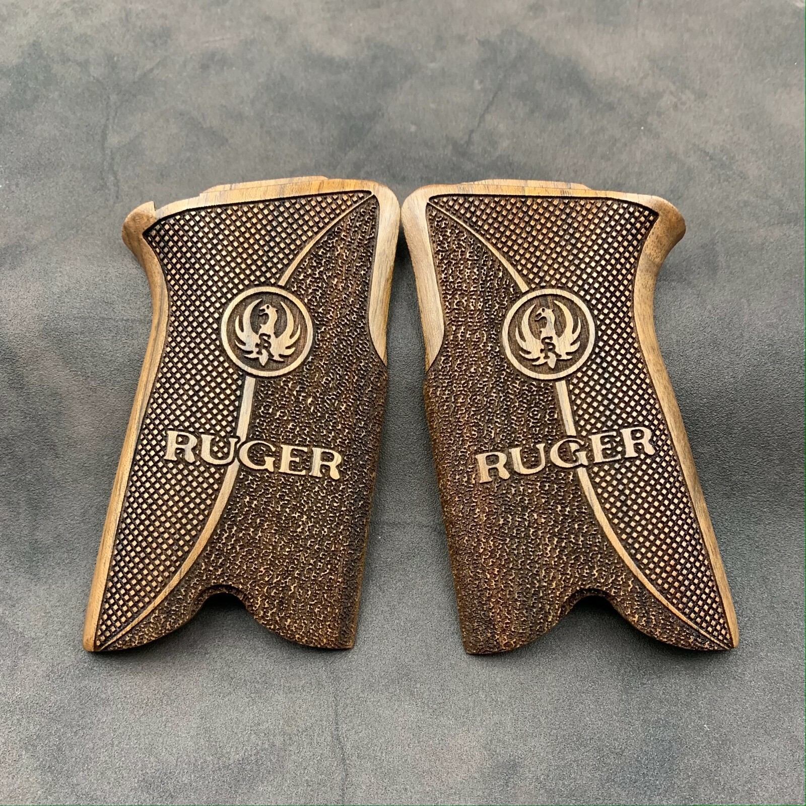 Ruger P85, P89, P90 & P91 Turkish Walnut Wood Grips Handmade. Gritty & Checkered