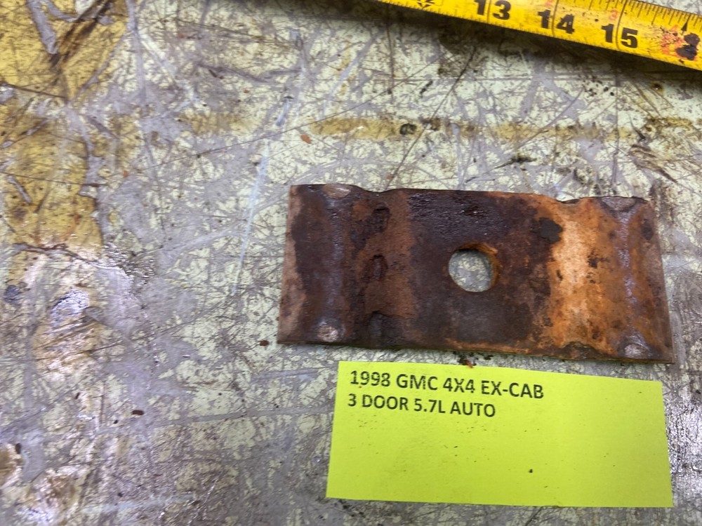 1996-1999 GMC EX.CAB REAR LEAF SPRING BRACKET PLATE