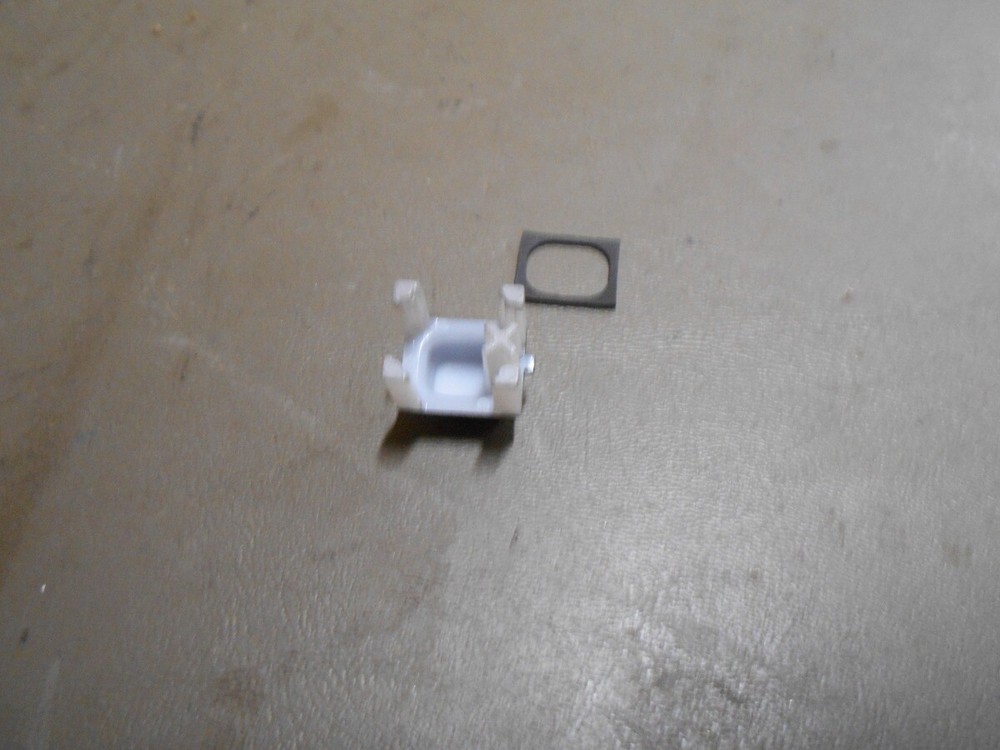 02-05 Deville 02-04 Seville Code U1R Cassette CD Player Cassette Side Button
