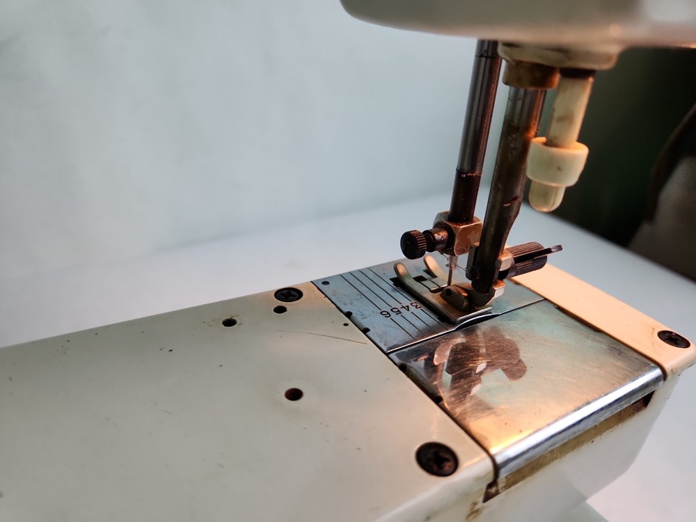 Elna Supermatic Type 62 Sewing Machine Working