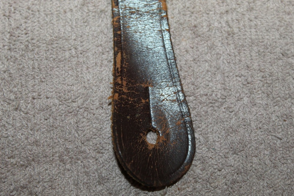 Original WW2 U.S. Army Binoculars Brown Leather Buttonhole Attachment Strap