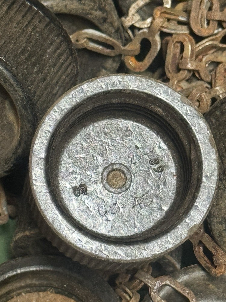 WWII U.S. Bakelite Canteen Cap (1)