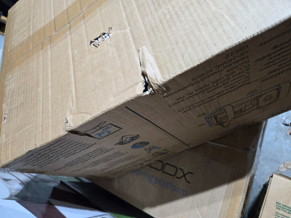 Cel Robox 3D Printer, Dual Extruder, High Definition RBX01 Slightly Damaged Box