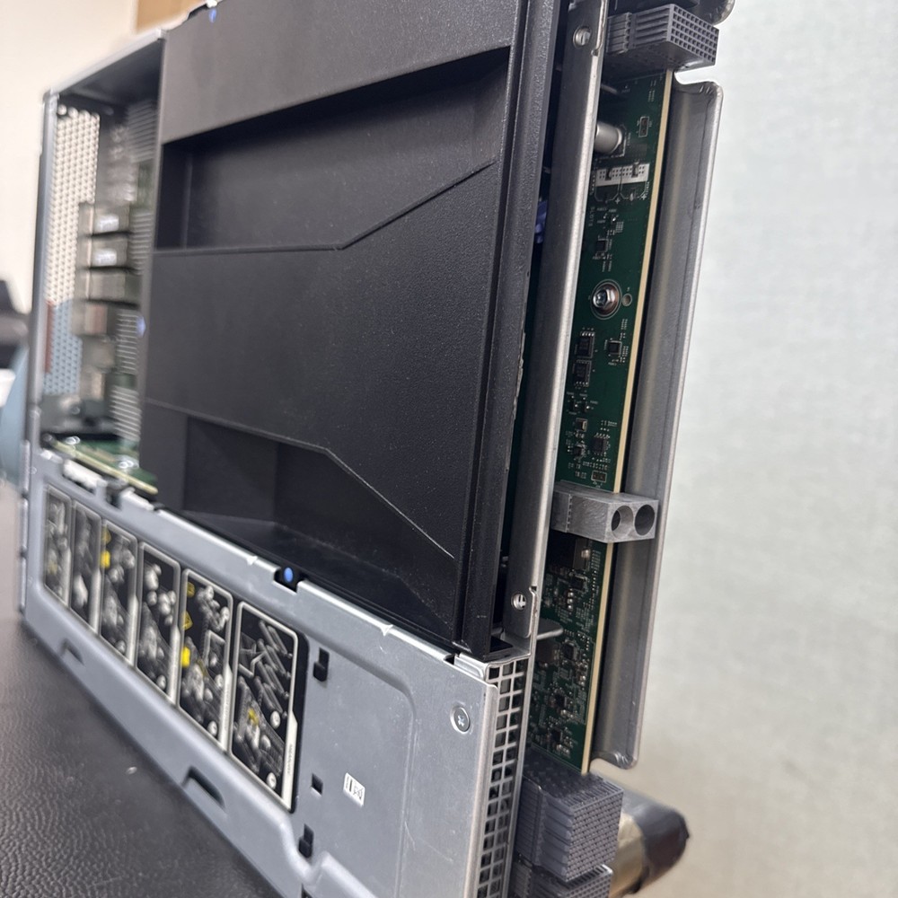 NETAPP 111-02493+A1 Storage Controller Module