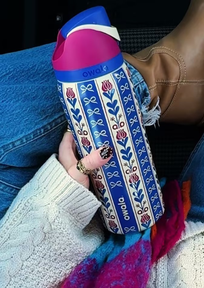 2026 32oz Owala Holiday Hygge Freesip Water Bottle Special Exclusive《Gift》-New