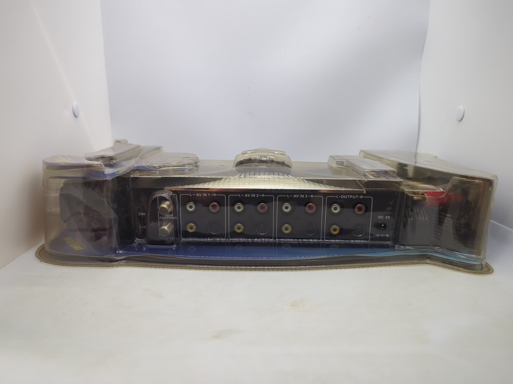 NEW Intec Wireless Audio & Video Selector with Remote G5293 - 2003