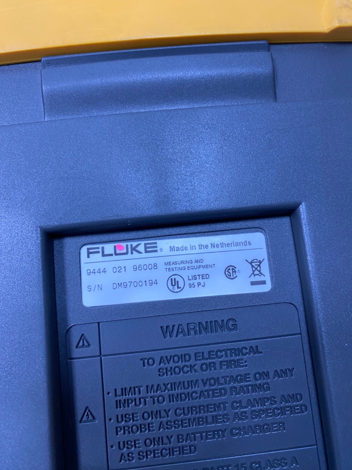 Fluke 196C Digital Oscilloscope ScopeMeter Color Handheld 1GS/s 100mhz