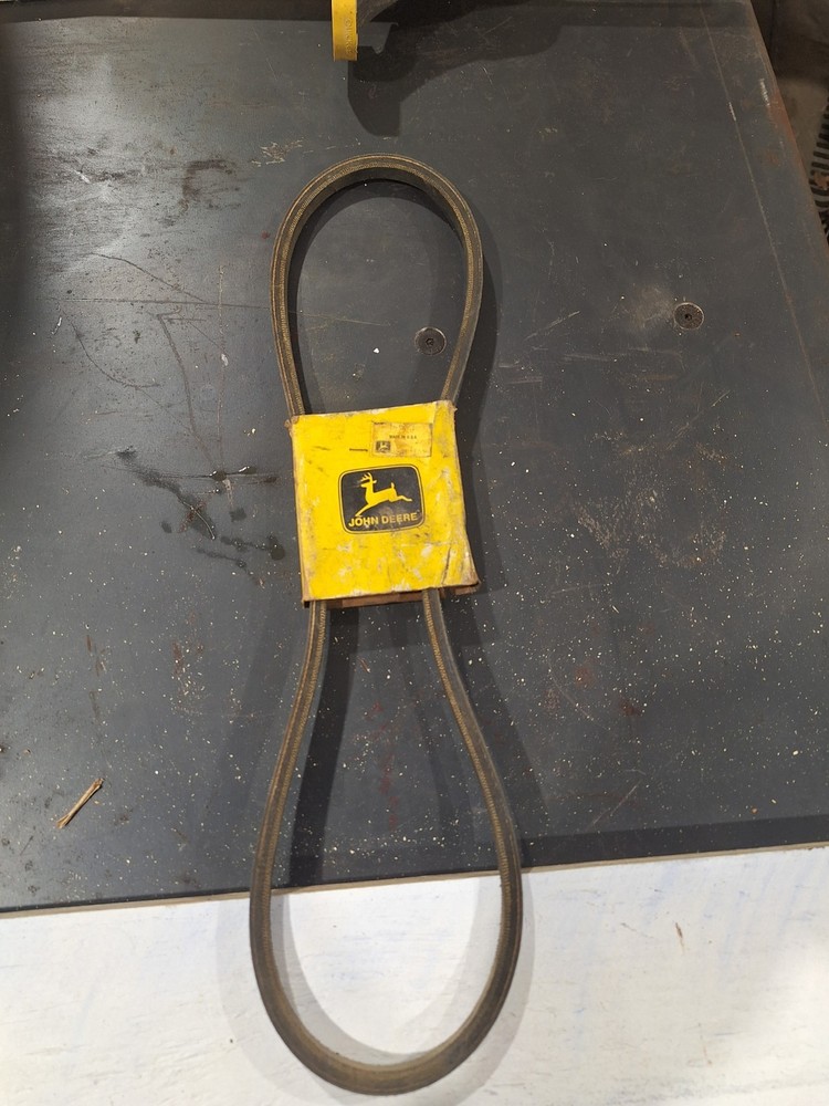 John Deere T53320 belt
