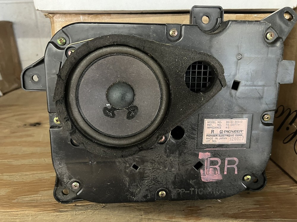 98-05 Lexus GS300 Rear Right Speaker