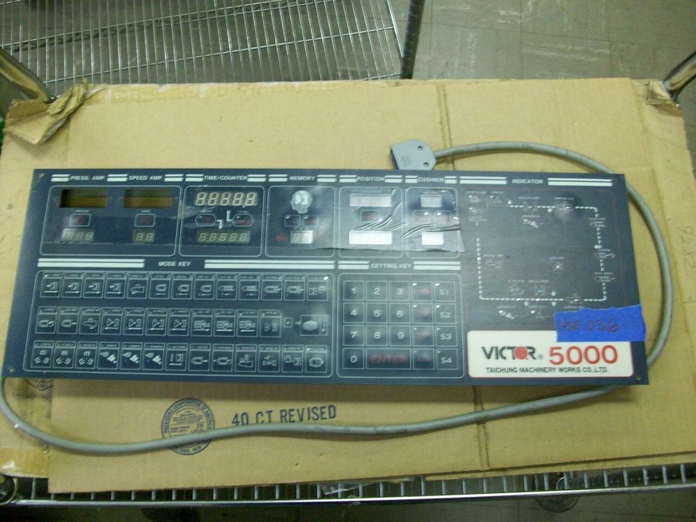 VICTOR 5000 INJECTION MOLDING MACHINE CONTROL PANEL