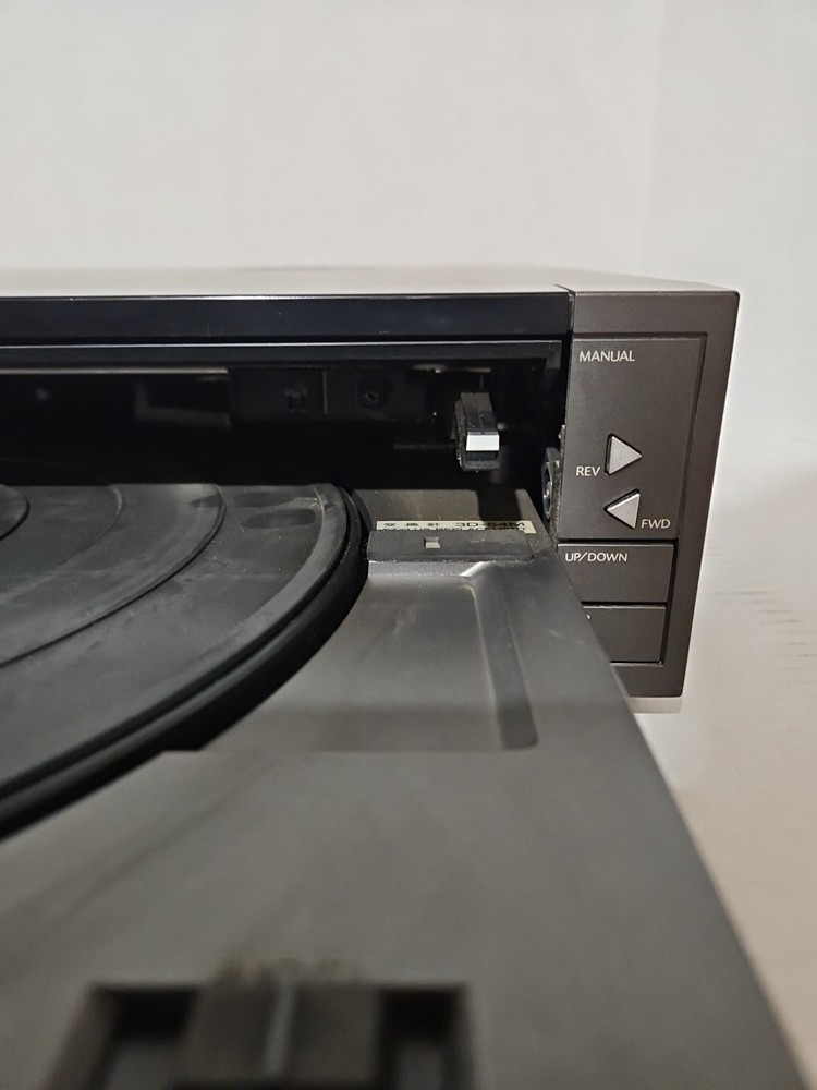 Mitsubishi Linear Tracking Fully Automatic Turntable LT-70 Tested Working