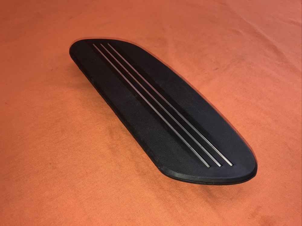 HARLEY-DAVIDSON GENUINE STREAMLINER FLOORBOARD RUBBER INSERT- RIGHT SIDE ONLY!