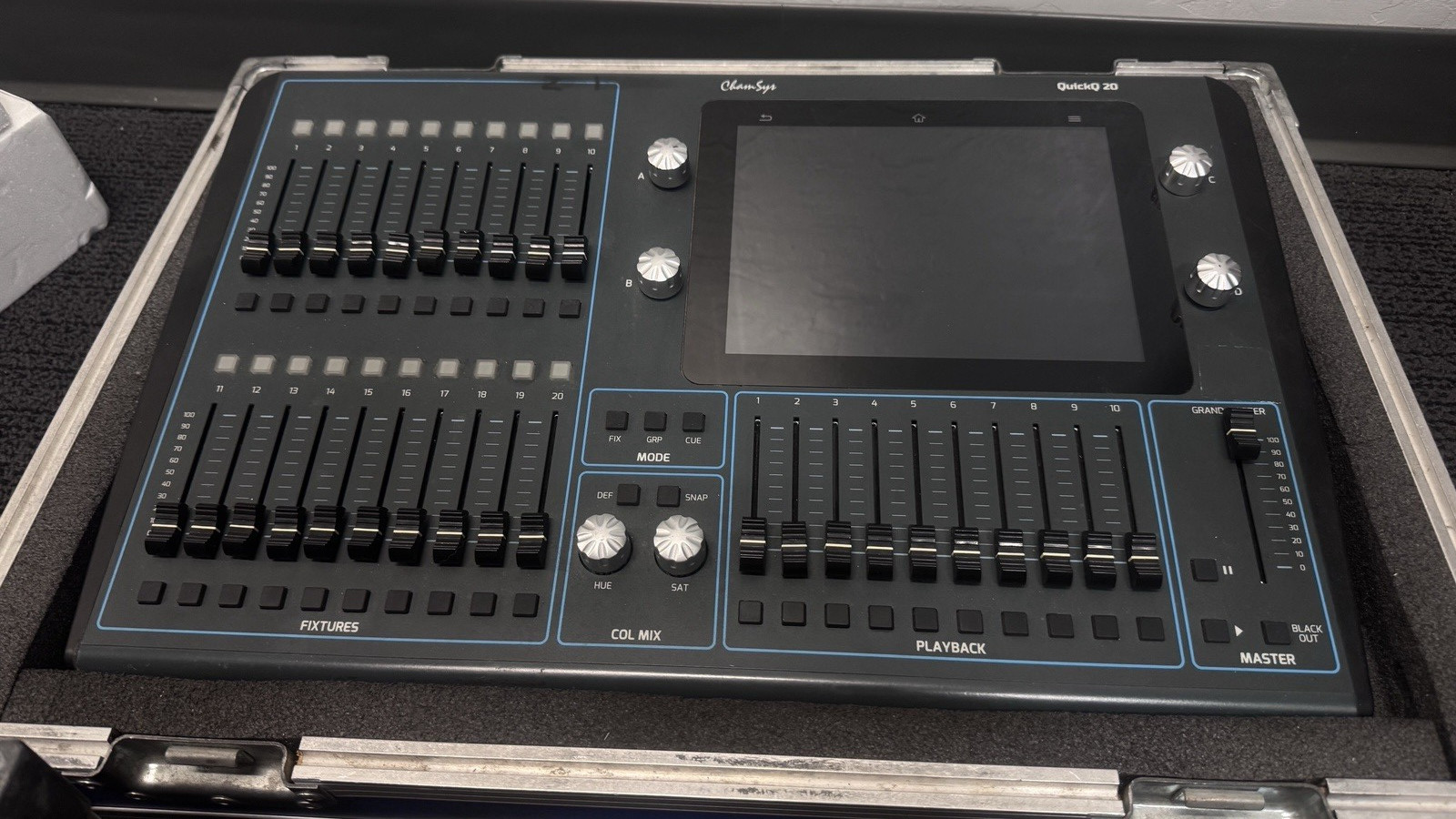 ChamSys QuickQ 20 DMX Lighting Console Flight Case WiFi HDMI Out RDM sACN MIDI