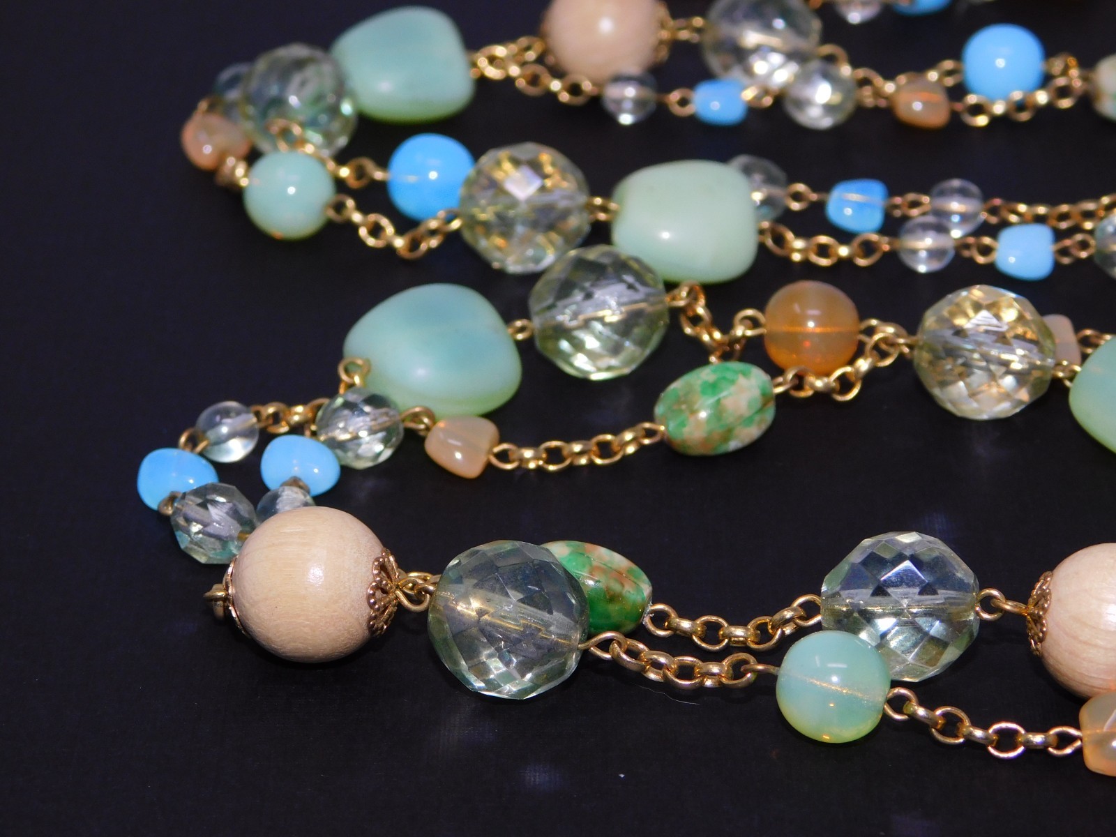 Vintage JOAN RIVERS Ornate Wood Green Glass Bead Chain Flapper Rope 70" Necklace