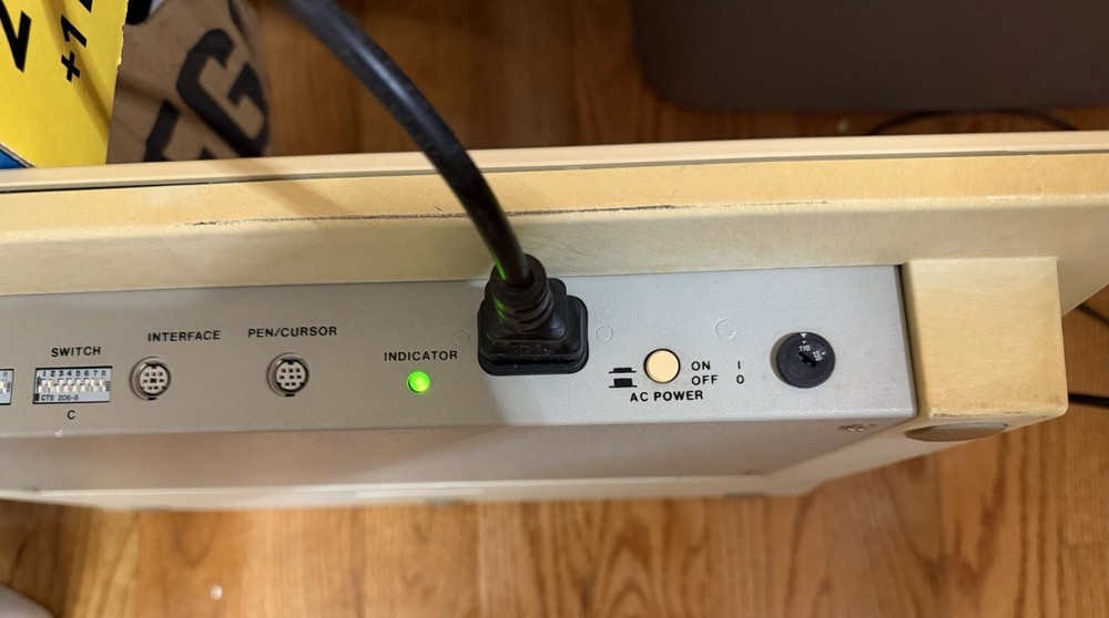 Kurta IS/ONE 12x17 Digitizing Tablet Input System Powers On Vintage CAD