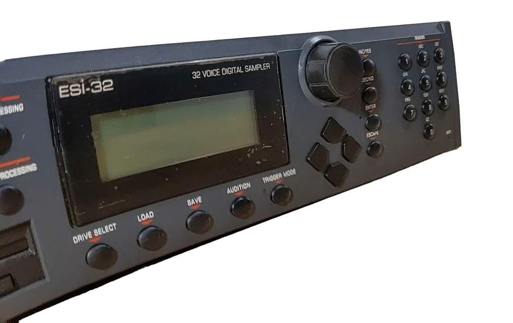 Powerful E-MU ESI-32 Rackmount 32-Voice Digital Sampler Pro Functionality