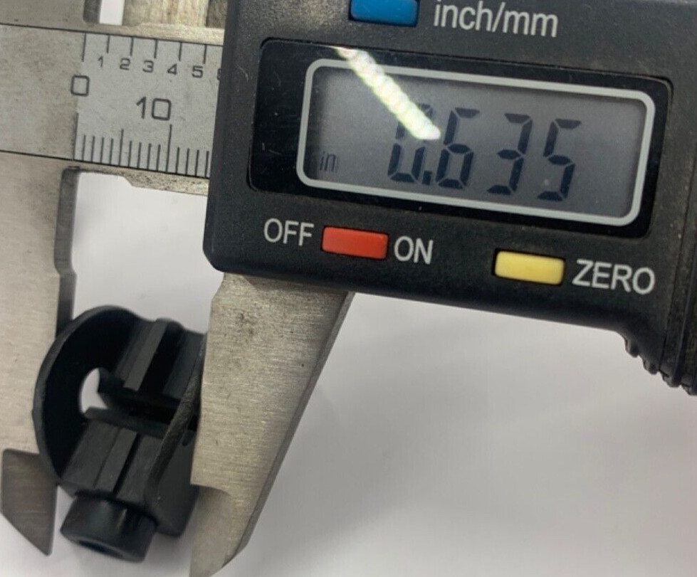 (1) M1 GARAND ORIGINAL SA SPRINGFIELD FRONT SIGHT WITH SMOOTH SCREW.