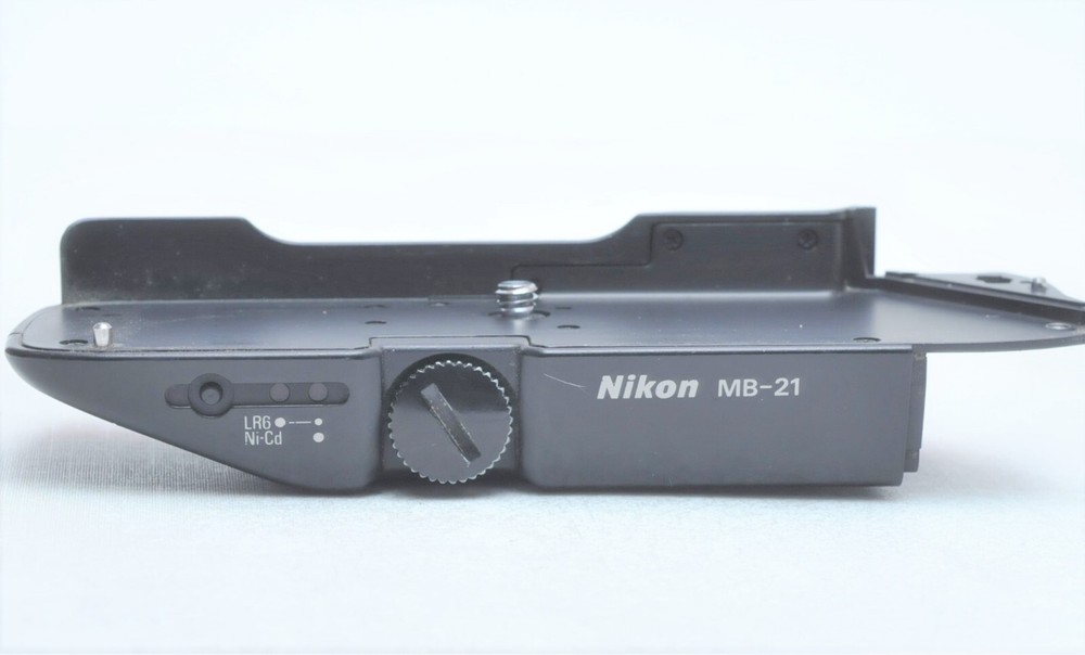 Nikon MB-21 Battery Pack Bottom Portion Holder (Without AA battery pack holder)