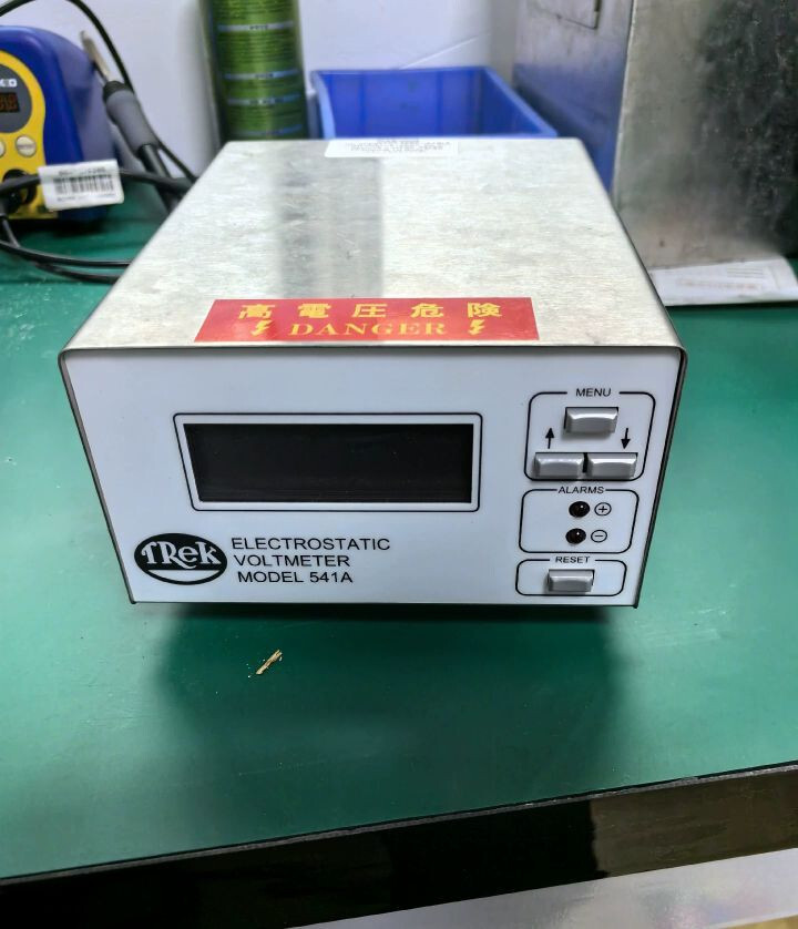TRek Electrostatic VOLTMETER MODEL 541A