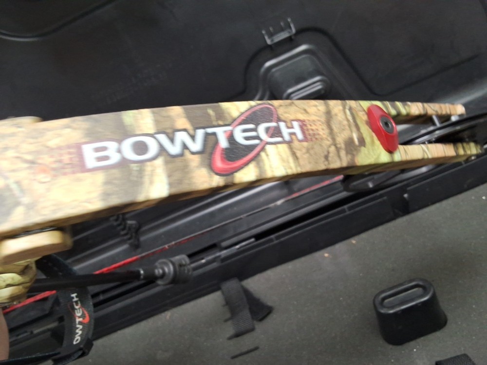 Bowtech Fuel Left Hand adjustable poundage compound bow- NEEDS STRUNG FRAME ONLY