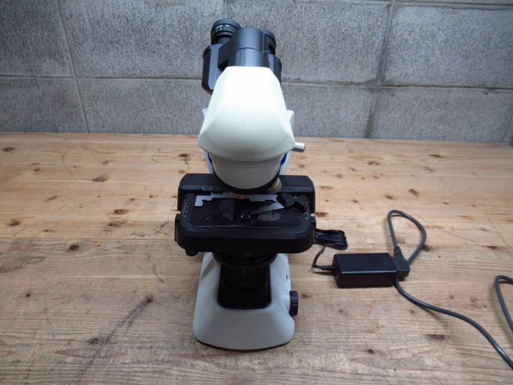 Olympus CX23 CX23LEDLFS2 Microscope Used Japan