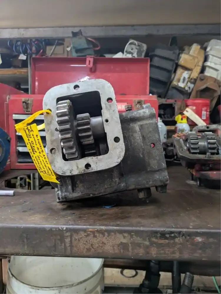 MUNCIE U6004 SERIES PTO