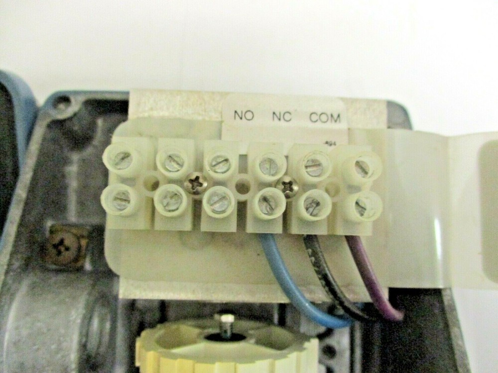 UNITED ELECTRIC TEMPERATURE SWITCH, E117-2BSB