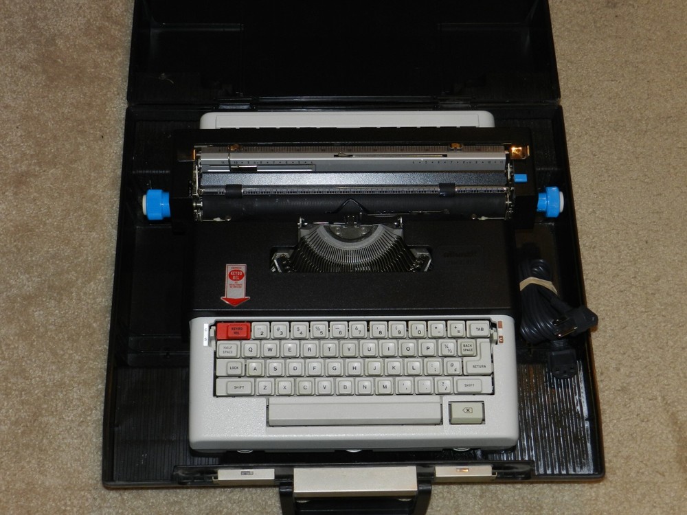 Olivetti Lettera 36-C Self-Correcting Electric Portable Typewriter TESTED WORKS