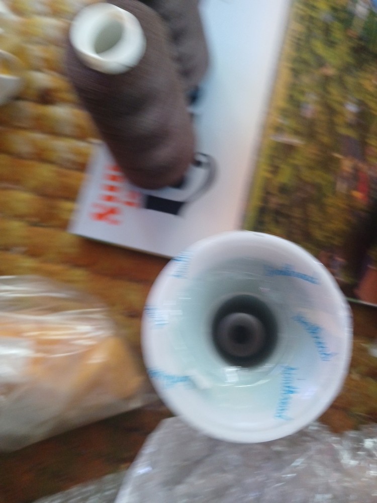 2 Spools Simthread Red Green Embroidery Thread ((Sealed)