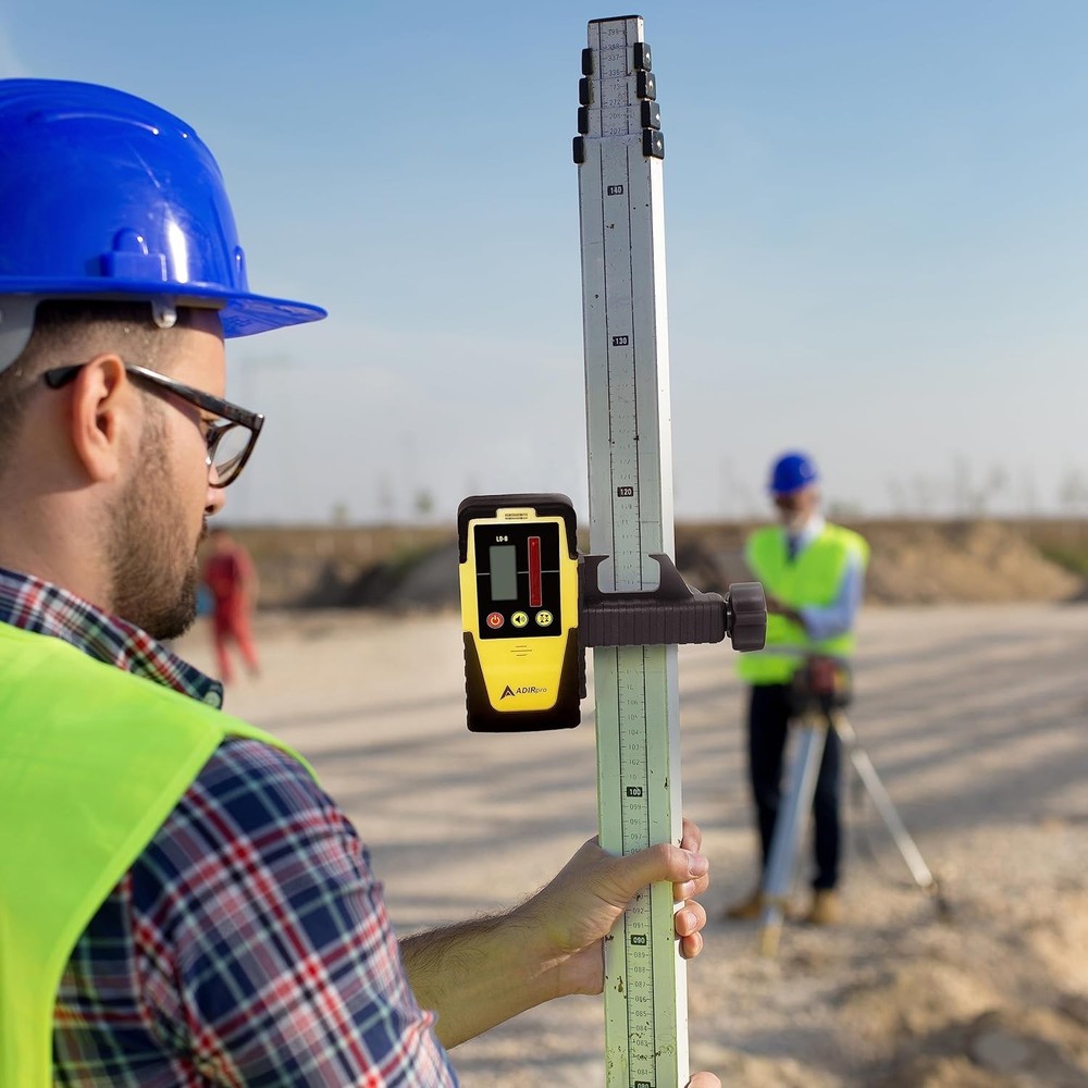 Universal Laser Detector Receiver - Dual Display, 2000ft, Built-in Bubble Level